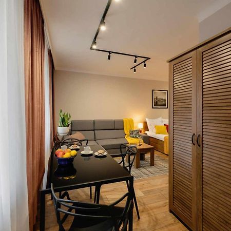 Apartament Pod 13 ビエルスコ・ビアバ エクステリア 写真