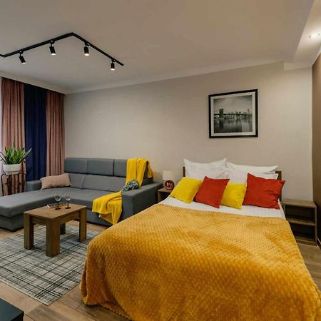 Apartament Pod 13 ビエルスコ・ビアバ エクステリア 写真