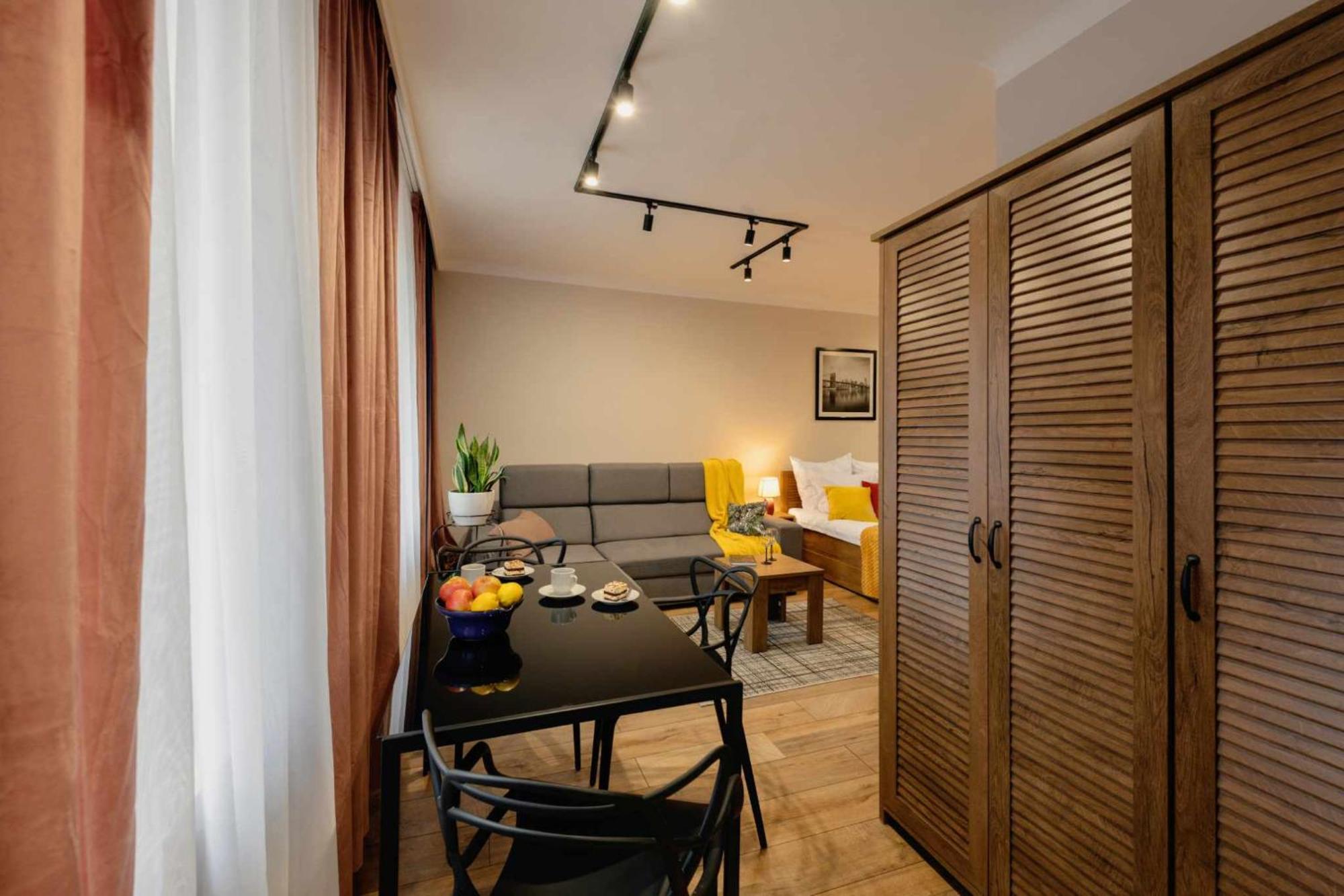 Apartament Pod 13 ビエルスコ・ビアバ エクステリア 写真