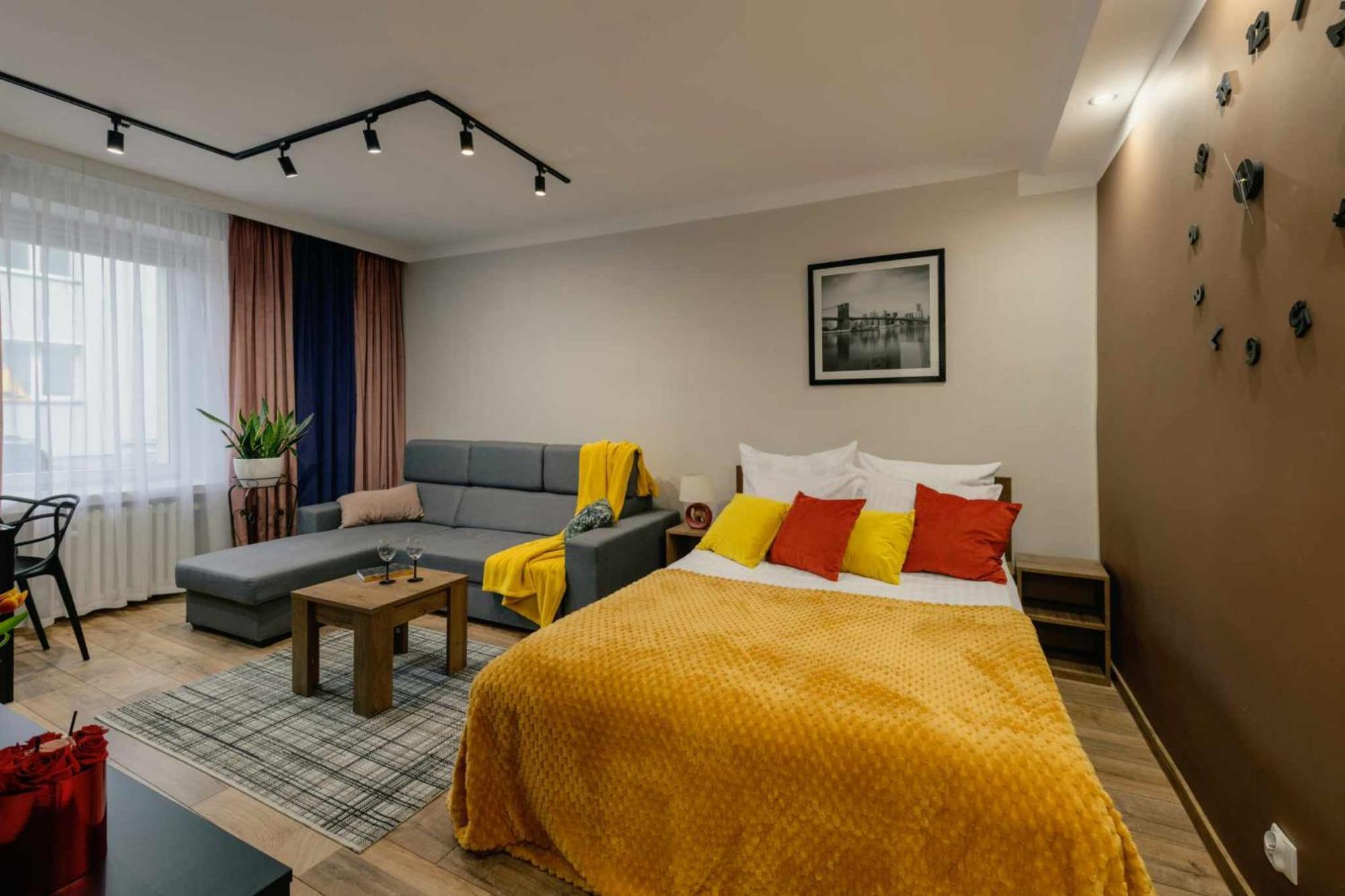 Apartament Pod 13 ビエルスコ・ビアバ エクステリア 写真