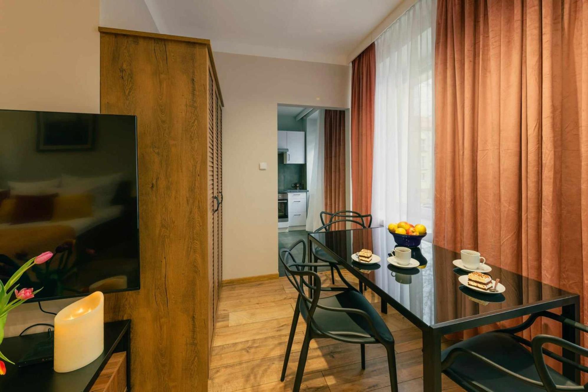 Apartament Pod 13 ビエルスコ・ビアバ エクステリア 写真
