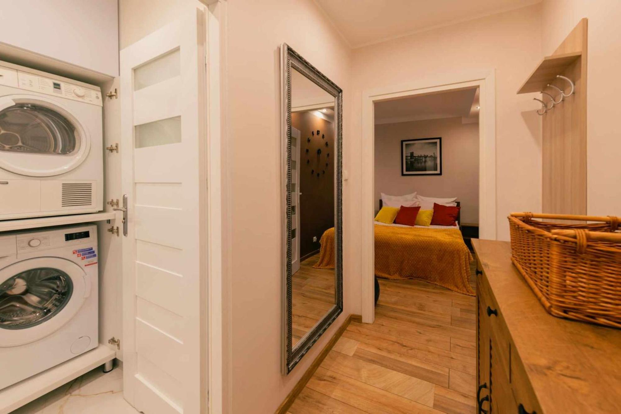 Apartament Pod 13 ビエルスコ・ビアバ エクステリア 写真