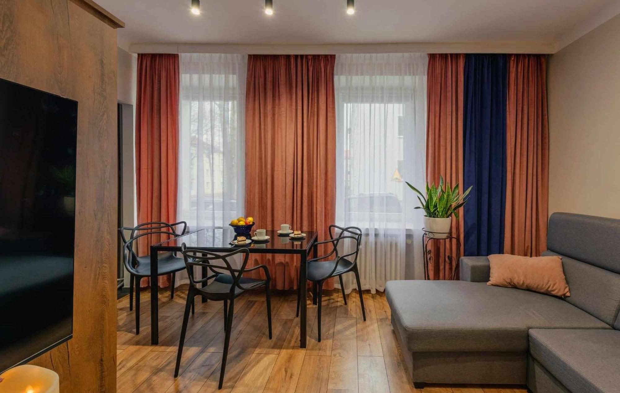 Apartament Pod 13 ビエルスコ・ビアバ エクステリア 写真