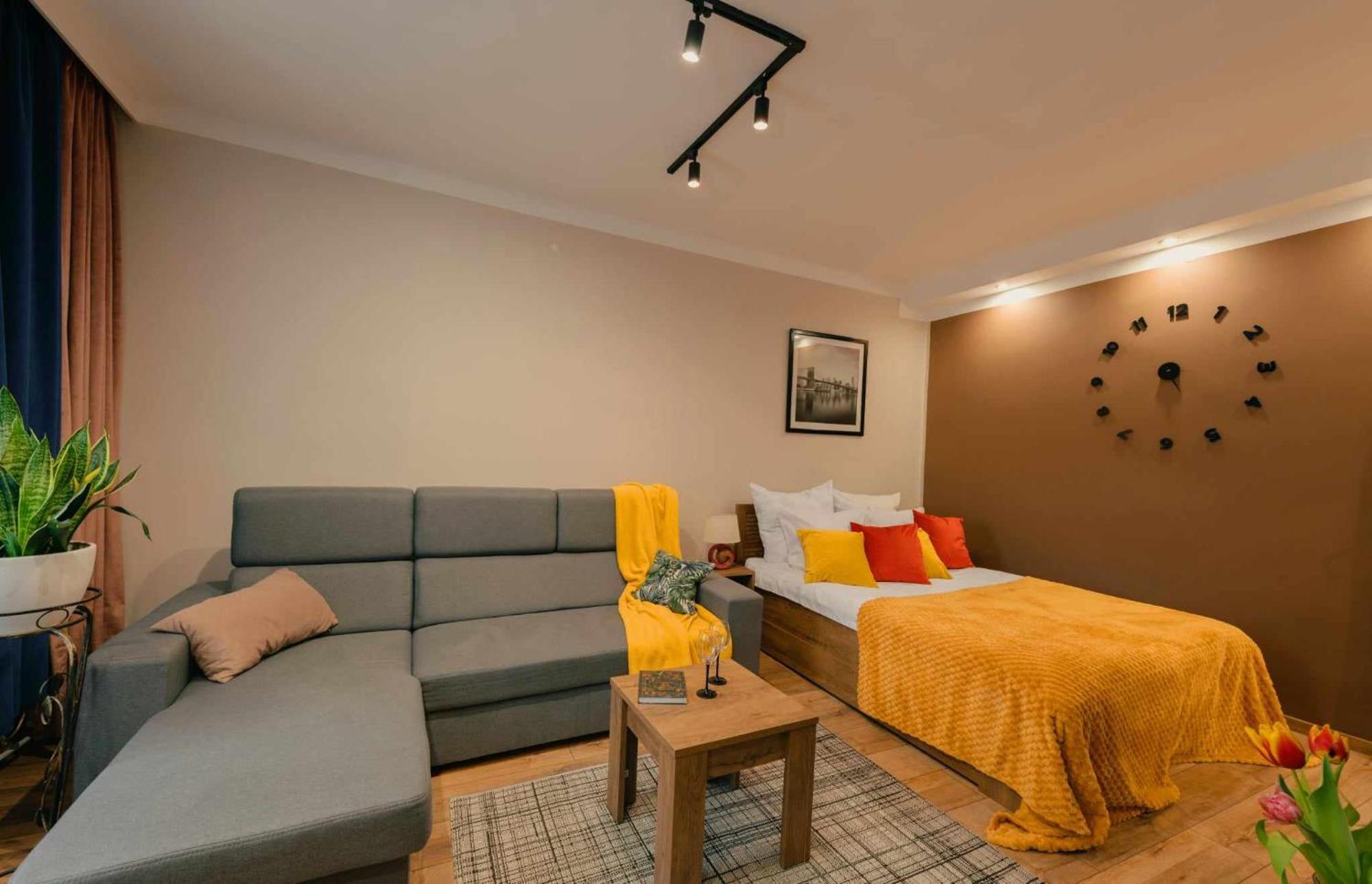 Apartament Pod 13 ビエルスコ・ビアバ エクステリア 写真
