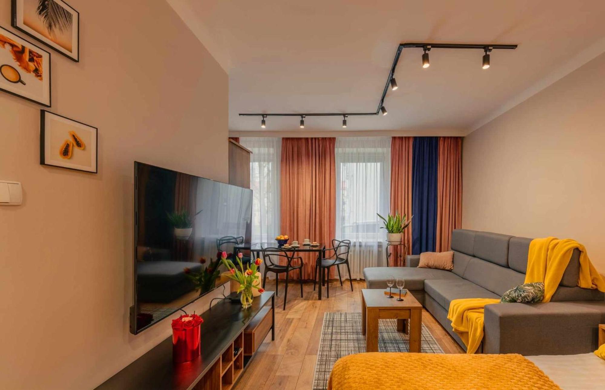 Apartament Pod 13 ビエルスコ・ビアバ エクステリア 写真